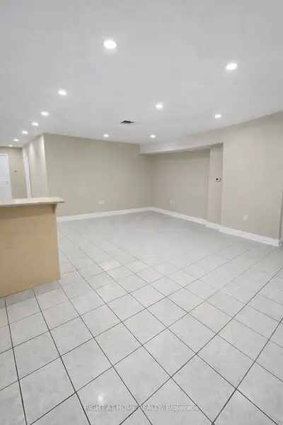 621 Dixon Road Basement, Toronto, On M9w 1h7