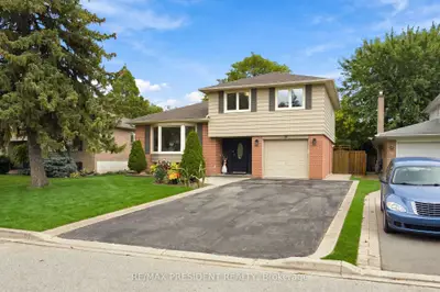 31 Core Crescent, Brampton, On L6w 2g6