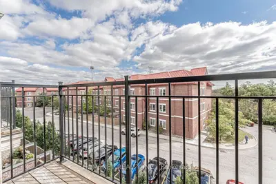 2058 Queensborough Gate, Mississauga, On L5m 0x9