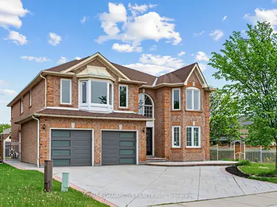 1 Cluster Oak Place, Brampton, On L6r 1v2