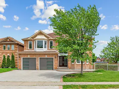 1 Cluster Oak Place, Brampton, On L6r 1v2
