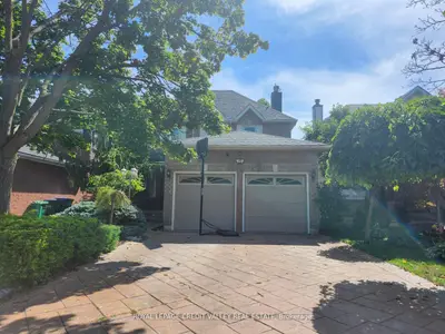 95 Mullis Crescent, Brampton, On L6y 4t1