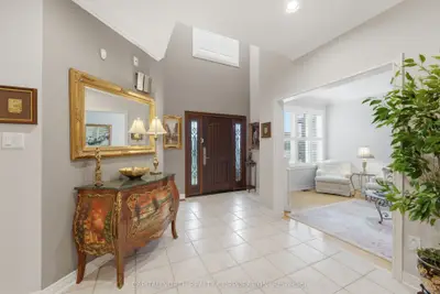 6 Veerland Drive, Toronto, On M6l 1r9