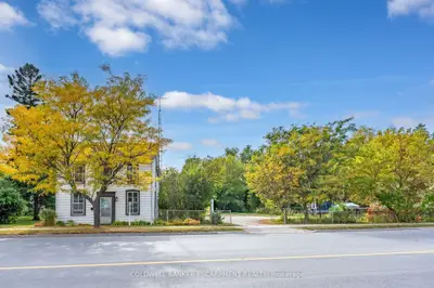 76 Main Street N, Halton Hills, On L7j 1w2