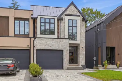 20b Broadview Avenue, Mississauga, On L5h 2s9