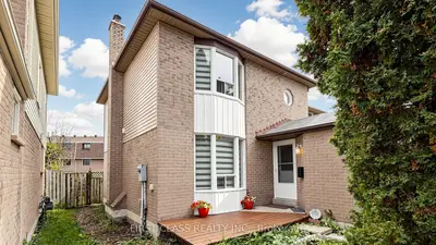 34 Mayberry Court, Brampton, On L6s 5b1