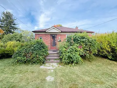 11 Pine Avenue N, Mississauga, On L5h 2p7