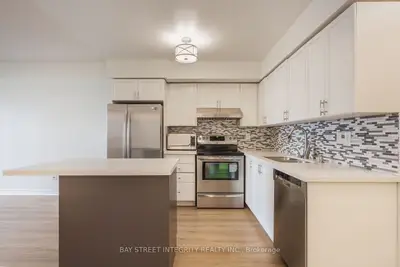 3888 Duke Of York Boulevard 2328, Mississauga, On L5b 4p5
