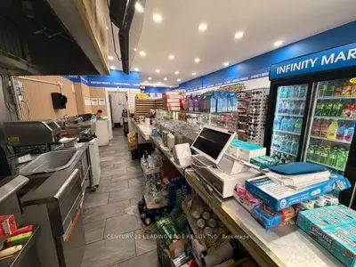 1986 Bloor Street W, Toronto, On M6p 3k9