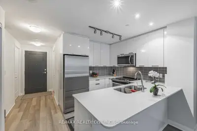 5025 Four Springs Avenue 112, Mississauga, On L5r 0g5