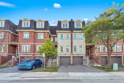 435 Hensall Circle 106, Mississauga, On L5a 4p1