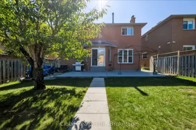 62 Castlehill Road, Brampton, On L6x 4e1