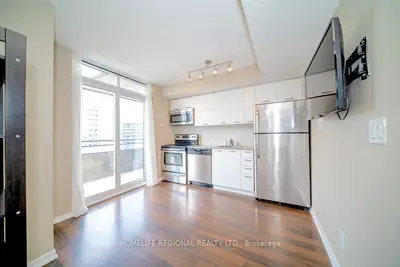 38 Joe Shuster Way 1520, Toronto, On M6k 0a5