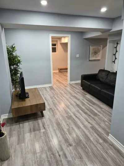 1573 Eglinton Avenue W Lower, Mississauga, On L5m 7c1
