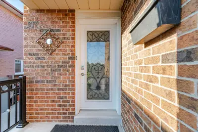 177 Surbray Grove, Mississauga, On L5b 2e2