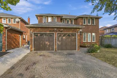 22 Butlers Court, Brampton, On L6y 3t7