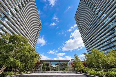 103 The Queensway 1202, Toronto, On M6s 5b3