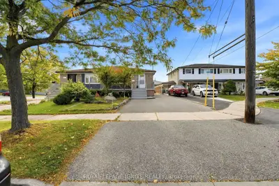 4 Buttercup Court, Toronto, On M9l 2m9