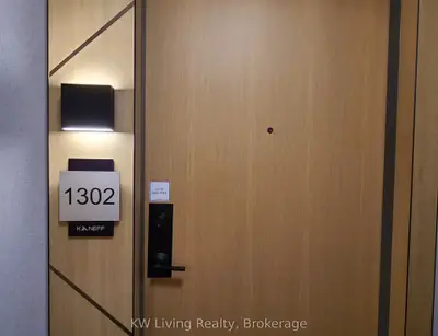 202 Burnhamthorpe Road E 1302w, Mississauga, On L5a 0b2
