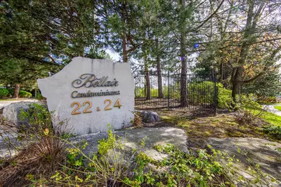 22 Hanover Road 2107, Brampton, On L6s 5k7