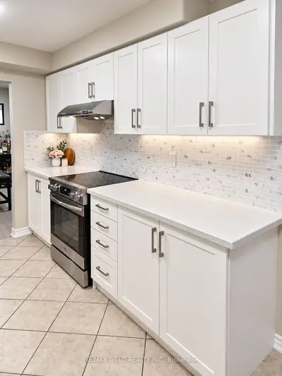 97 Banting Crescent, Brampton, On L6y 2m3