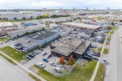 26 Bramsteele Road, Brampton, On L6w 1b3