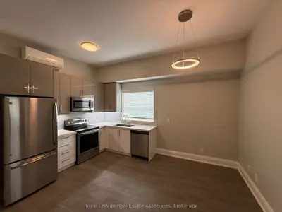 2548 Eglinton Avenue W 3, Toronto, On M6m 1t1