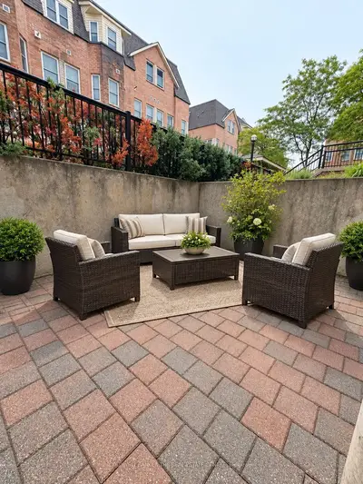 760 Lawrence Avenue W 137, Toronto, On M6a 3e7