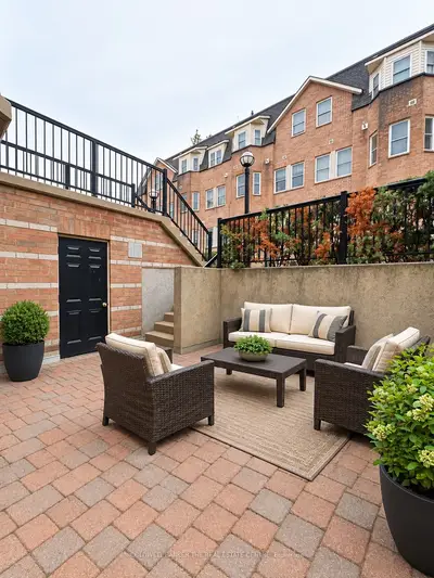 760 Lawrence Avenue W 137, Toronto, On M6a 3e7