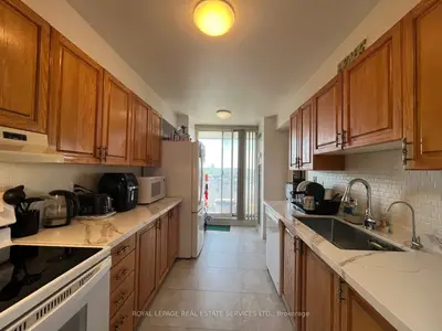 1300 Mississauga Valley Boulevard 902, Mississauga, On L5a 3s9