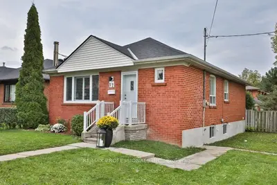 17 Loney Avenue, Toronto, On M3l 1g4