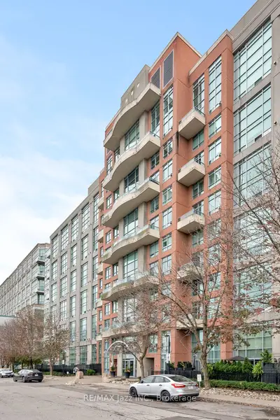 200 Manitoba Street 609, Toronto, On M8y 3y9