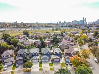 476 Bud Gregory Boulevard, Mississauga, On L4z 2k4