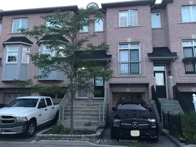 30 Pont Lane, Toronto, On M9n 0a7