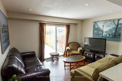 42 Wooliston Crescent, Brampton, On L6y 4j5