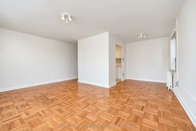 554 Harvie Avenue 5, Toronto, On M6e 4m1