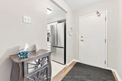 10 Laurelcrest Street 311, Brampton, On L6s 5y3