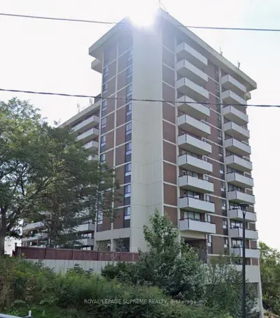 541 Blackthorn Avenue 1514, Toronto, On M6m 5a6