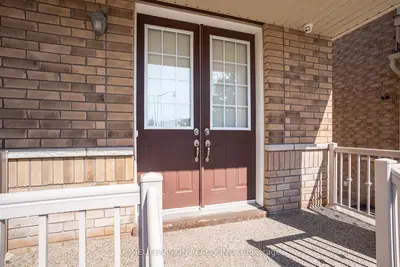383 Royal West Drive, Brampton, On L6x 0b3