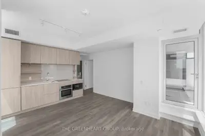 28 Ann Street 908, Mississauga, On L5g 3g1