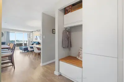 75 Emmett Avenue 907, Toronto, On M6m 5a7