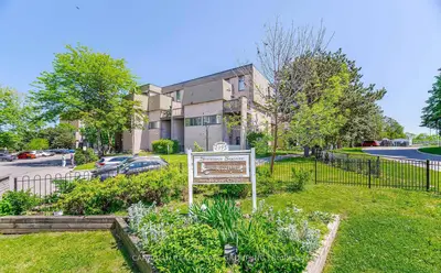 2095 Roche Court 232, Mississauga, On L5k 2c8