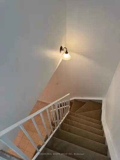 2095 Roche Court 232, Mississauga, On L5k 2c8