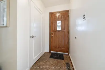 228 Eileen Avenue, Toronto, On M6n 1w1