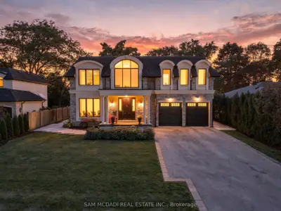 902 Parkland Avenue, Mississauga, On L5h 3h1