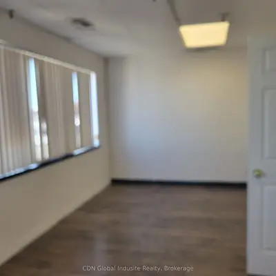 5200 Dixie Road 101, Mississauga, On L4w 1e4