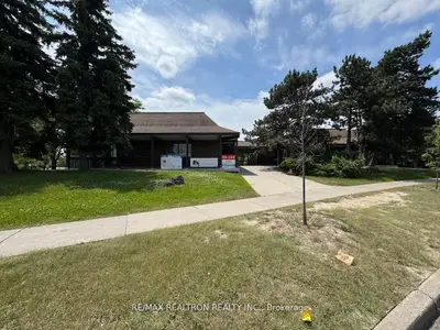 2630 Kipling Avenue 3, Toronto, On M9v 4b9