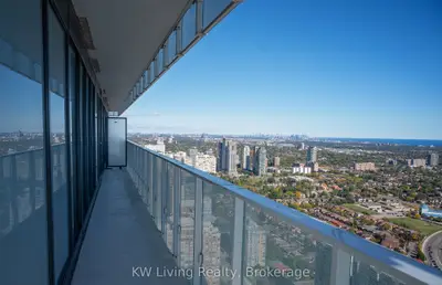 3900 Confederation Parkway 4404, Mississauga, On L5b 0m3