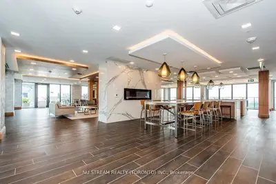 30 Shore Breeze Drive 3721, Toronto, On M8v 0j1
