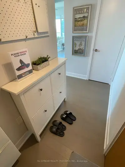 30 Shore Breeze Drive 3721, Toronto, On M8v 0j1